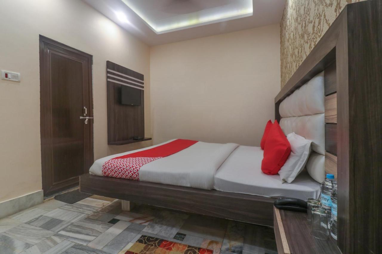 Hotel Oyo 60651 Hotel Arya